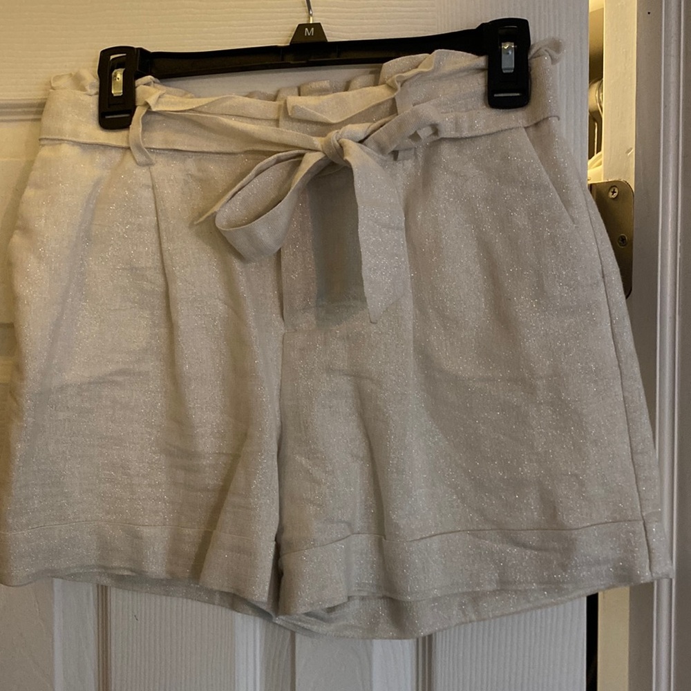 A NEW DAY cream shorts! Size XS